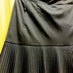 Super cute navy golf skirt!